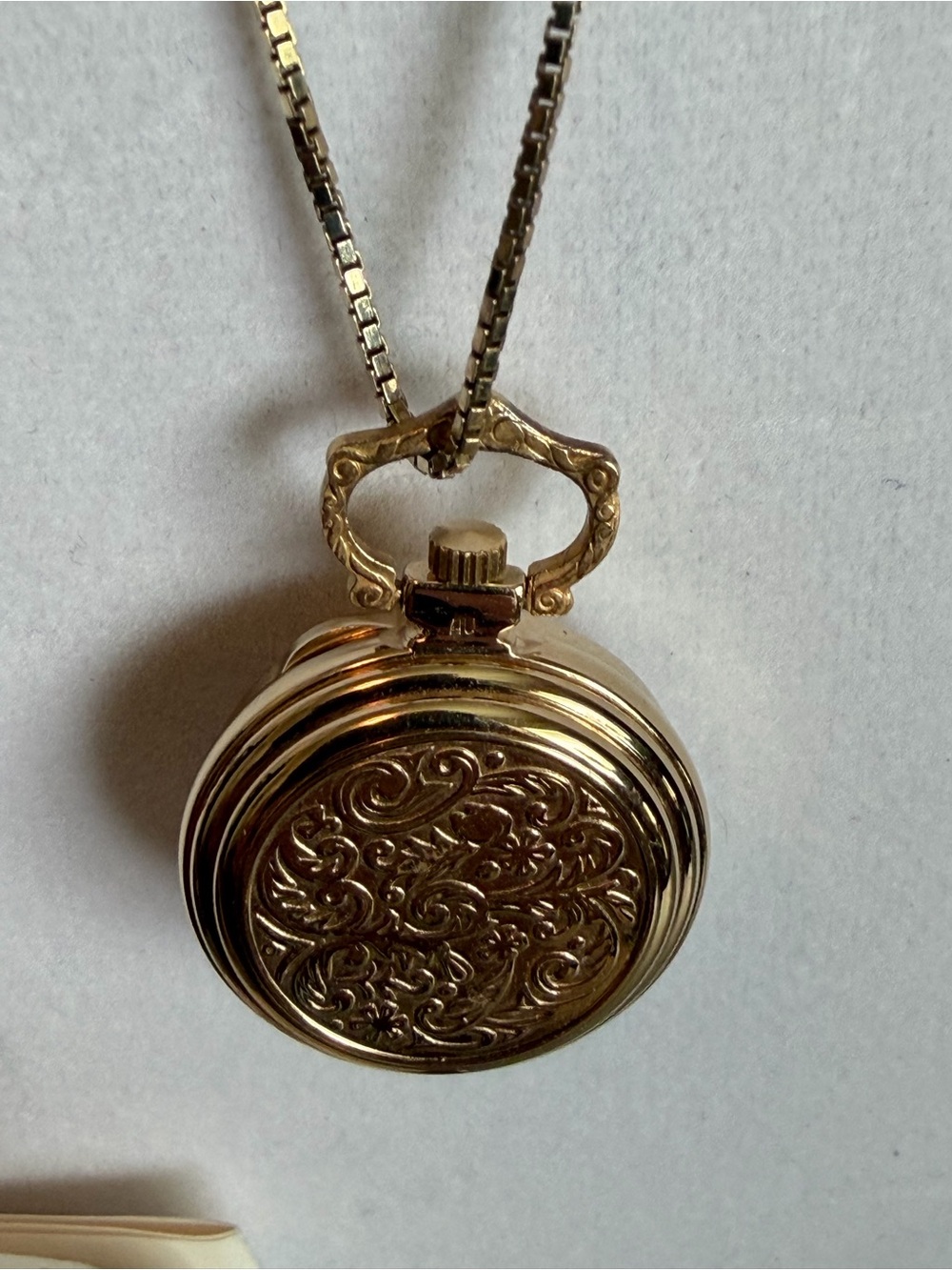 Vintage Colibri Quartz Pendant Watch Necklace - Picture 5 of 6
